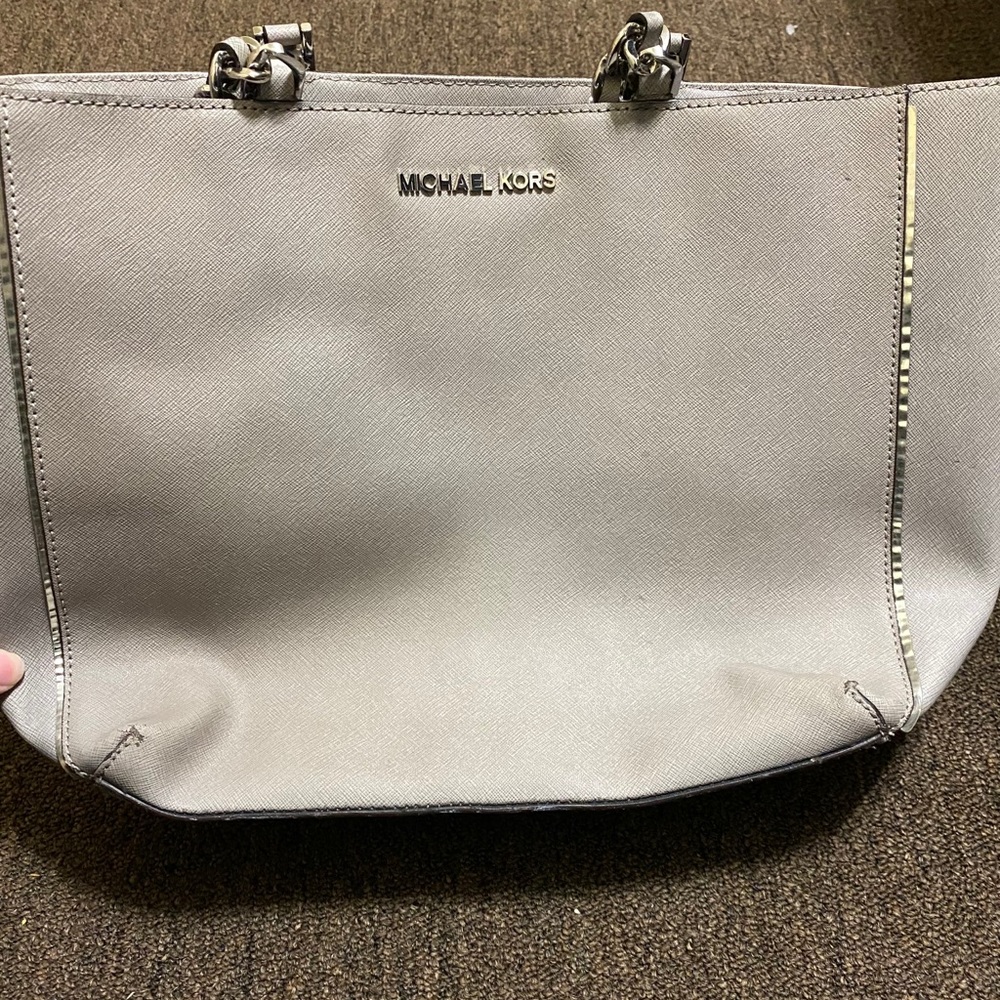 Micheal Kors Jet Set bag